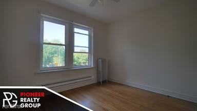 Main picture of 1415 W Hutchinson St