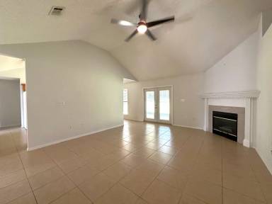Main picture of 369 Riverchase Blvd
