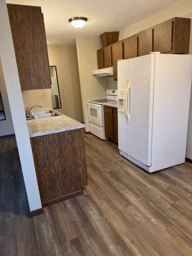Main picture of 501 W 8th Ave