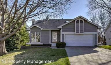 Main picture of 2905 S 160th Cir