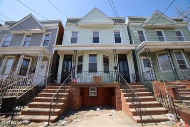 Main picture of 50 Winfield Dr