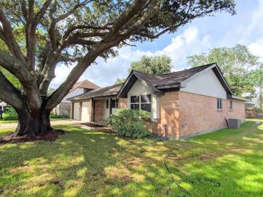 Main picture of 4805 Crepe Myrtle Ln