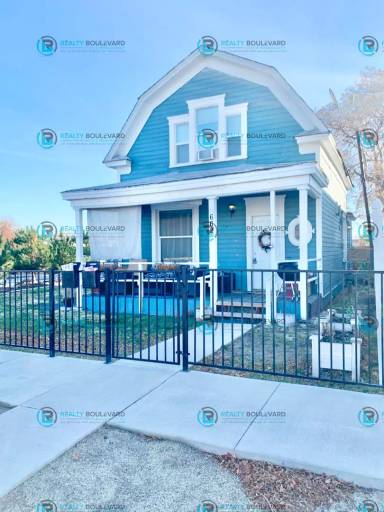 Main picture of 662 1/2 Eureka Ave
