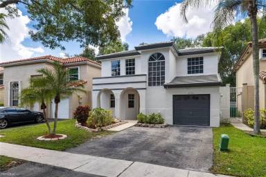 Main picture of 10767 S Saratoga Dr