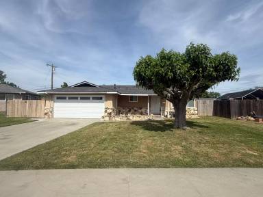 Main picture of 2004 N Burl Dr