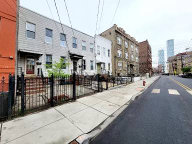 Main picture of 309 Summit Ave