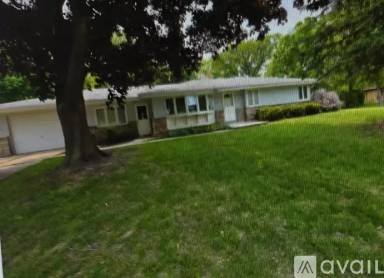 Main picture of 4465 N 147th St