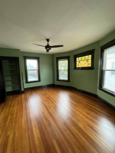 Main picture of 2418 Robertson Ave