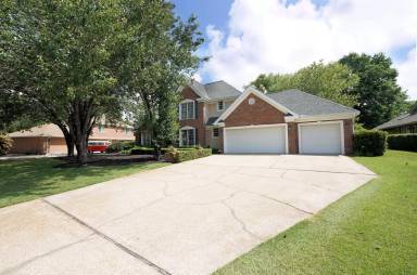 Main picture of 1546 Glenlake Cir