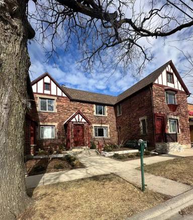 Main picture of 319 W. Elm - 5