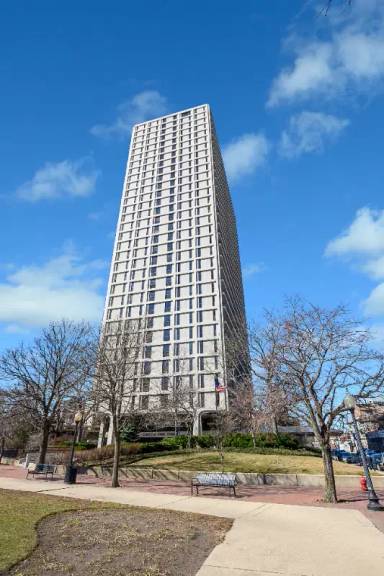 Main picture of Lincoln Park Tower Condominium