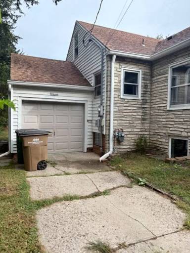 Main picture of 6807 Forest Ct