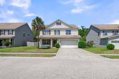 Main picture of 7624 High Maple Cir