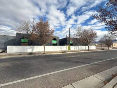 Main picture of 309 Sierra Dr SE