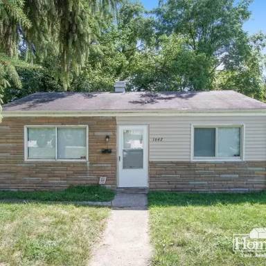 Main picture of 1642 N Elmer St