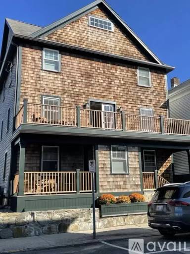Main picture of 600 Thames St