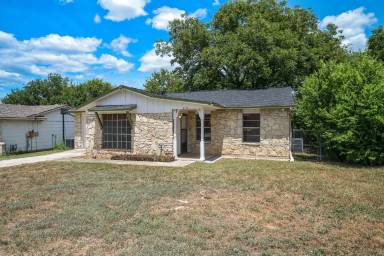 Main picture of 2130 Jim Bowie Dr