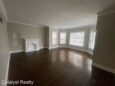 Main picture of 7733 S Kingston Ave