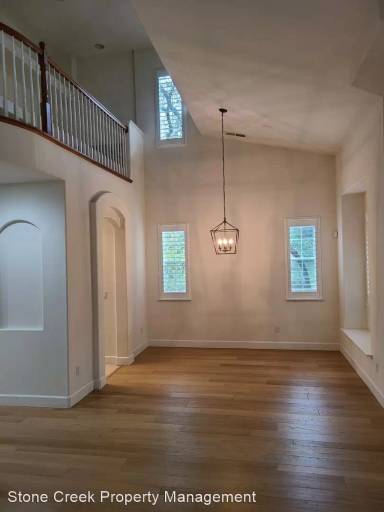 Main picture of 6041 Lockridge Dr