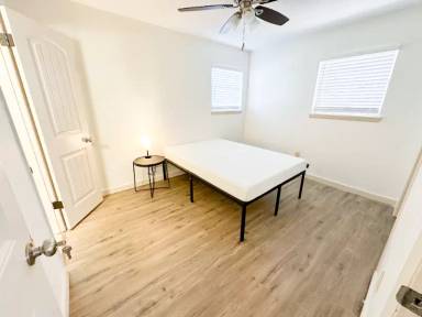 Main picture of 4605 NW Ozmun Ave