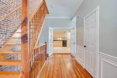 Main picture of 500 S East Ave