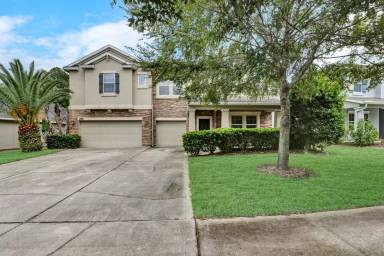 Main picture of 218 Carrier Dr