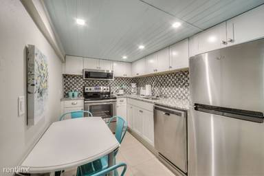 Main picture of 151 Matanzas St