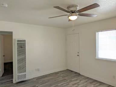 Main picture of 427 W Locust Ave