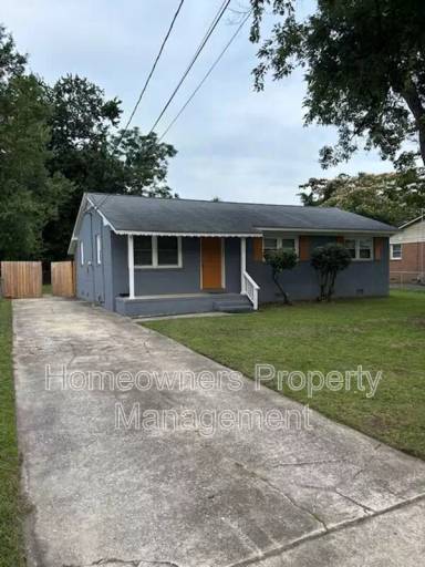 Main picture of 1083 Revere St