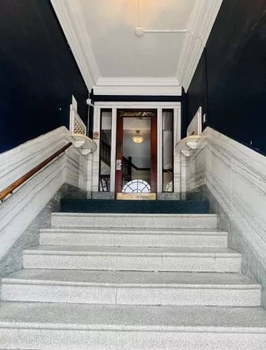 Main picture of 206 W Lawrence St