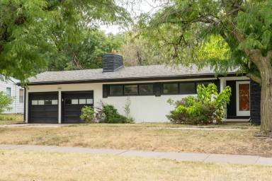 Main picture of 1700 N Harvard Ave