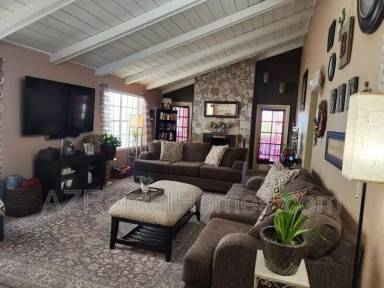 Main picture of 2723 S Santa Barbara