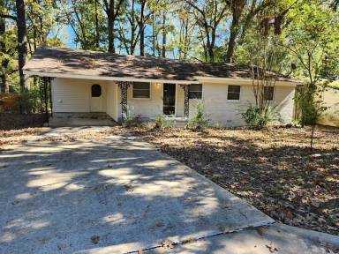 Main picture of 1011 Edgehill