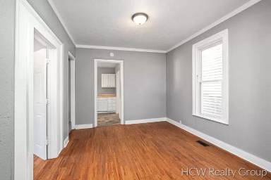Main picture of 710 Clancy Ave NE