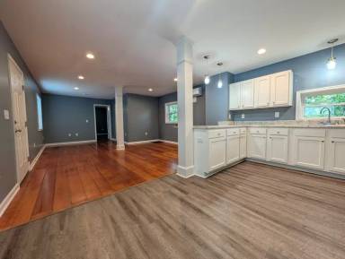 Main picture of 703 E Riverside Dr