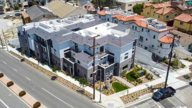 Main picture of 806 N Catalina Ave