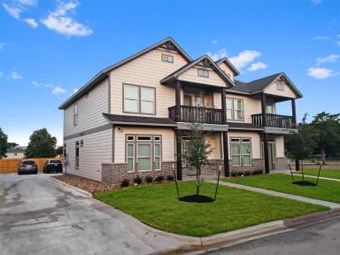 Main picture of 902 Montclair Ave