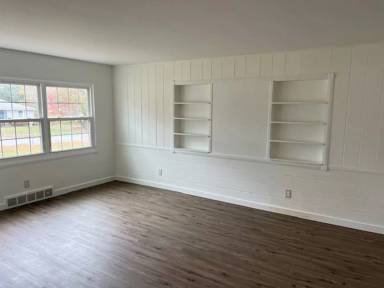 Main picture of 602 Longmere Dr