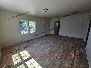 Main picture of 1527 SE 8th Ave
