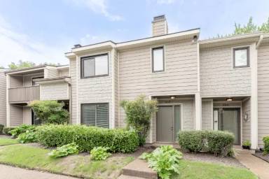 Main picture of 702 Barlin Ct