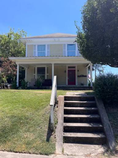 Main picture of 1129 Boulevard St