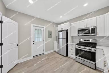 Main picture of 13923 Couwlier Ave