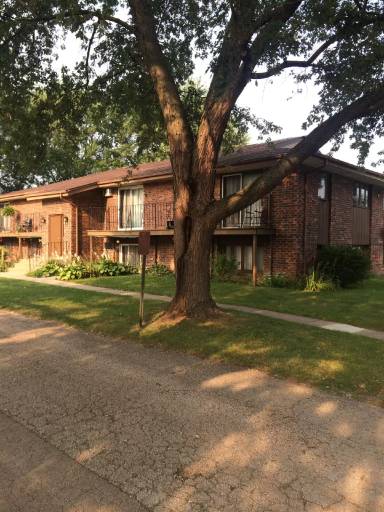 Main picture of 4551 Governors Dr