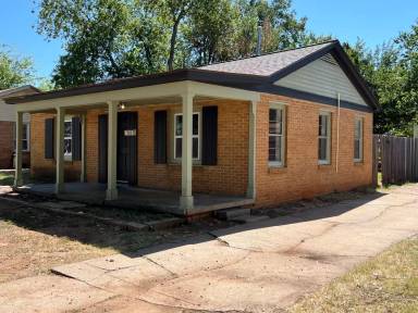 Main picture of 318 E Harmon Dr