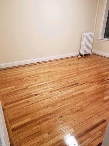 Main picture of 2151 Cruger Ave