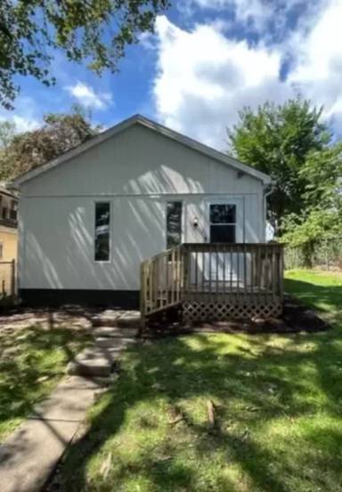 Main picture of 120 Wallace Ave