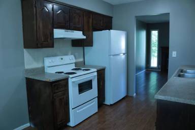 Main picture of 309 NW Highland Ln