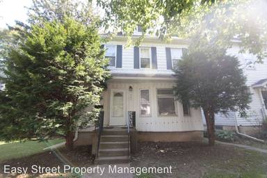 Main picture of 1005 E 15th St