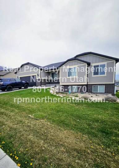 Main picture of 1433 W 3225 S