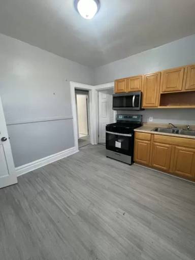 Main picture of 460 Grove St